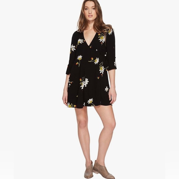 Free People Time On My Side Black Floral Print Wrap‎ Dress Size M - Picture 1 of 10